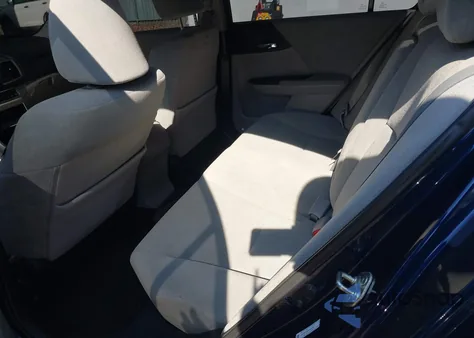 2013 Honda Accord Lx z USA, uszkodzony, nr VIN 1HGCR2F32DA120285